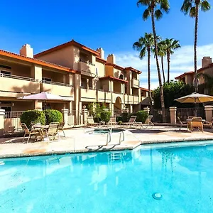 Holiday home Private Community W/3 Pool-spa Complexes, Heated & Open 24/7/365!, Phoenix
